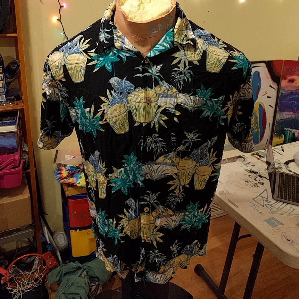 Cherokee vacation button down tee shirt